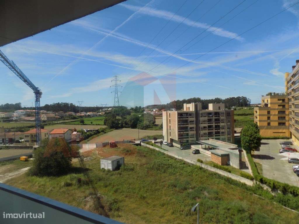 T2 com varanda, lugar de garagem e arrumos nos Altos, Maia-10