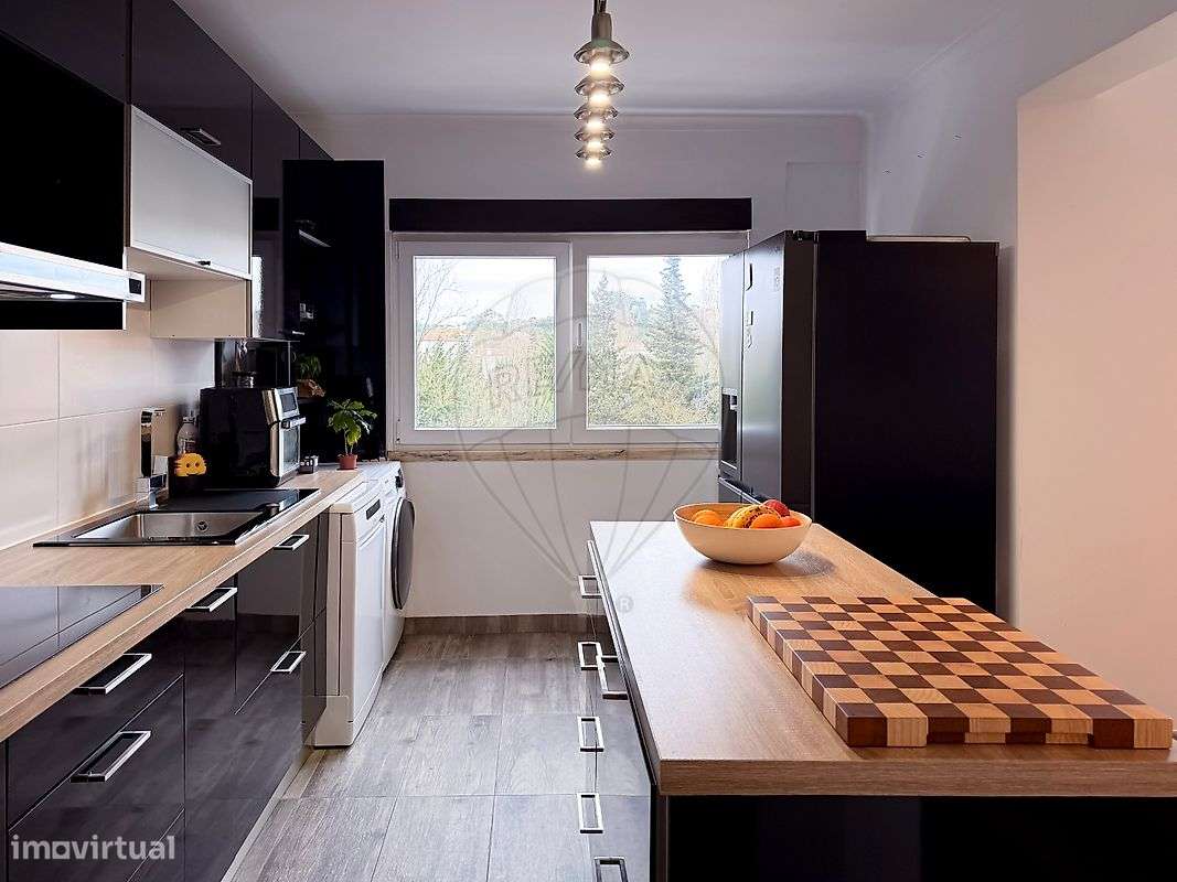 Apartamento T1 Remodelado em Belas-12