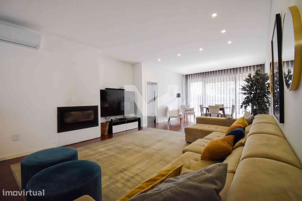 Moradia T4 Contemporânea | 4 Suites | C/ Piscina-8