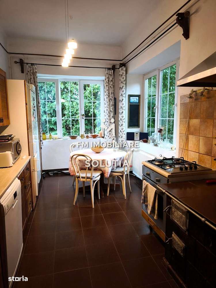 Casă deosebită, situată Ultracentral în Baia Sprie!-7