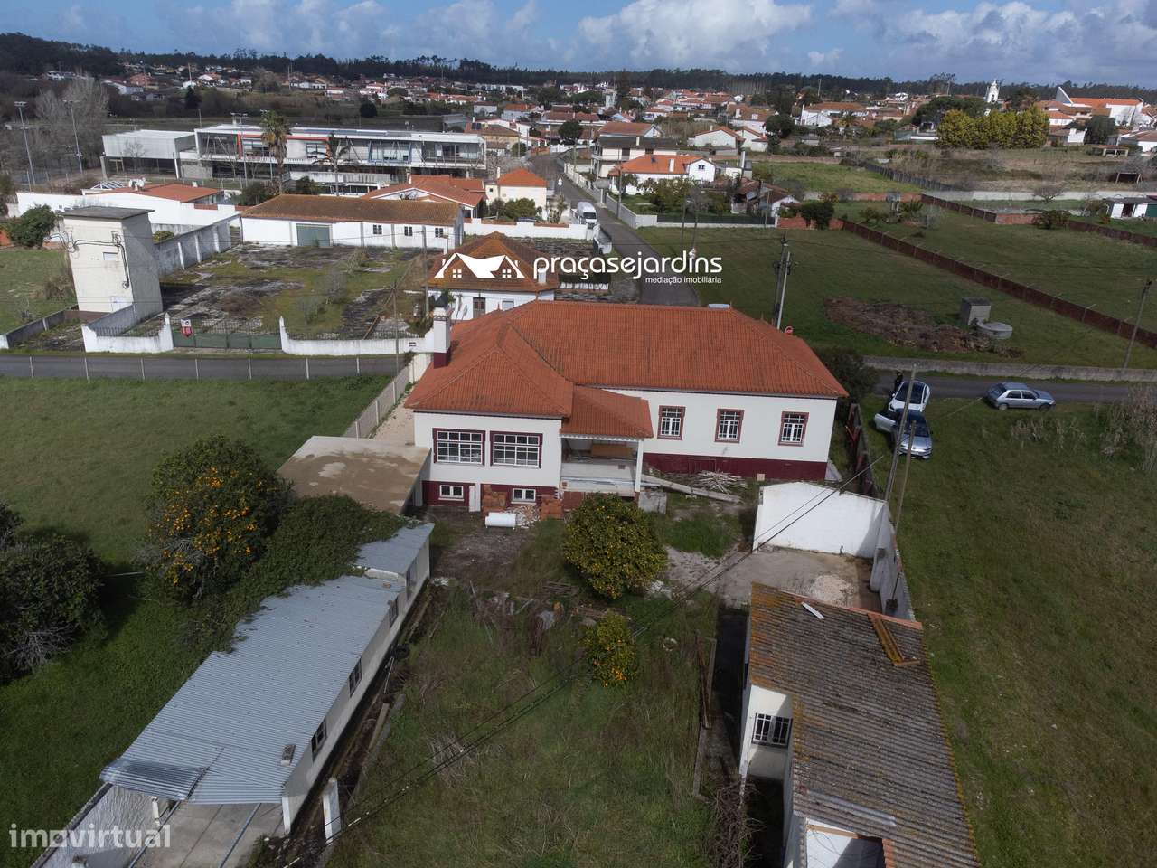 Moradia T3 com História, Conforto Moderno e Proximidade à Praia-33