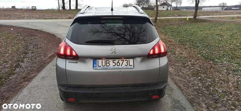 Peugeot 2008 1.2 Pure Tech GPF Style S&S - 9