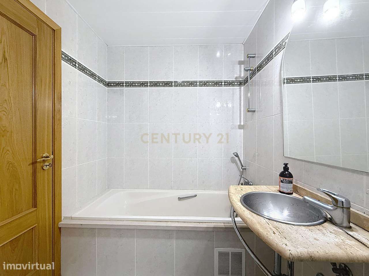Apartamento T2 com lugar de garagem e arrecadação - Vale Gatos-15