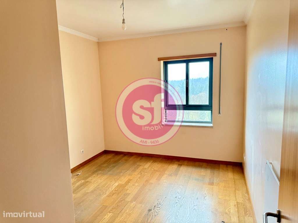 Apartamento T2 com garagem para venda!-8