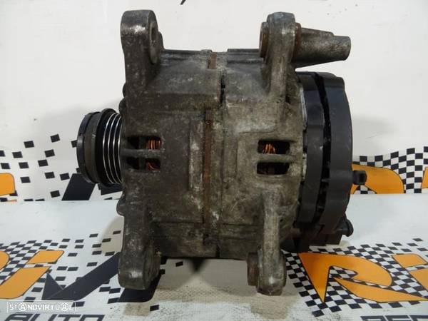 Alternador Volkswagen Passat (3B3)  028 903 031 / 028903031 / 01245150 - 7