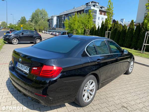 BMW Seria 5 525d xDrive - 8