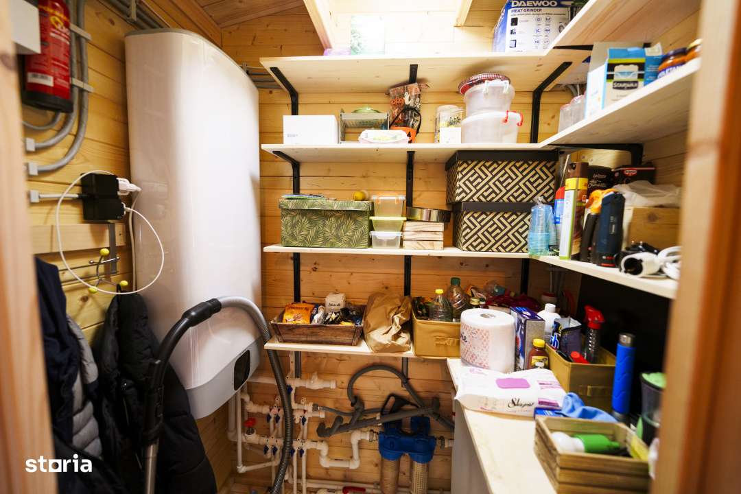 Casa din lemn,la cheie Podari, 500mp teren!-9