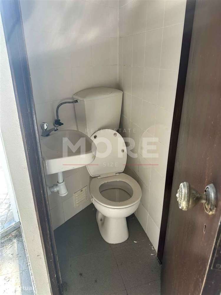 Loja em Vendas Novas - Excelente Localização - Grande imagem: 4/4