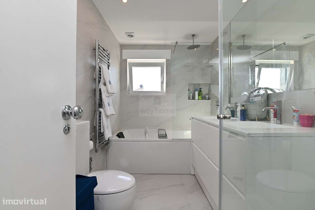 Moradia T3+1 | Sotão e Cave | Remodelada | Pátio Exterior | Amoreira-20