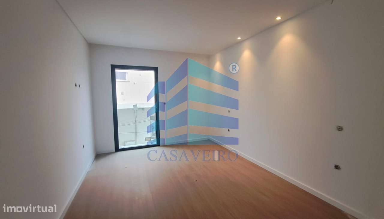 Apartamento T1  +1 no centro de Esgueira - Grande imagem: 4/8
