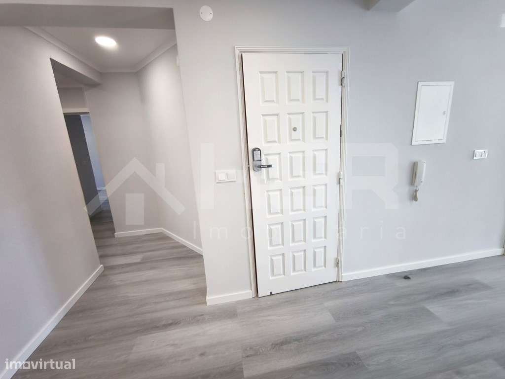 T4 | TOTALMENTE RENOVADO | BOAS ÁREAS | 2 CASAS DE BANHO | AMORA - ...-37