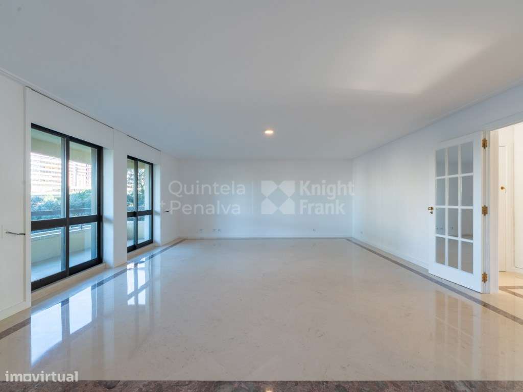 Apartamento T3 para arrendamento, sem móveis em Sete Rios - Grande imagem: 2/35