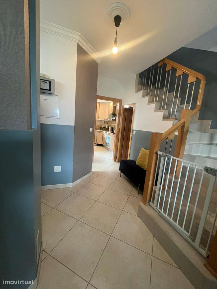Moradia Geminada T3+Anexo em Fernão Ferro - Grande imagem: 4/22
