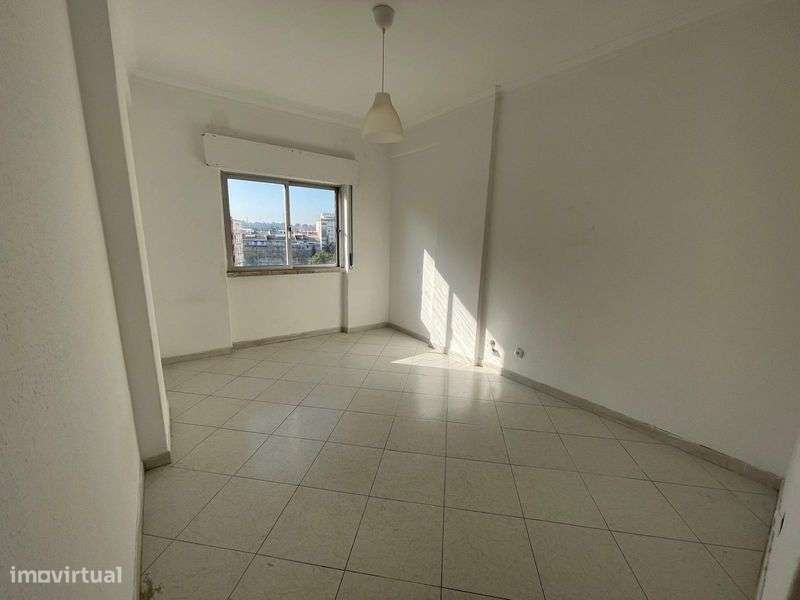 Apartamento T2 para Arrendamento – Amora - Seixal 

Disponível para ar - Grande imagem: 5/10