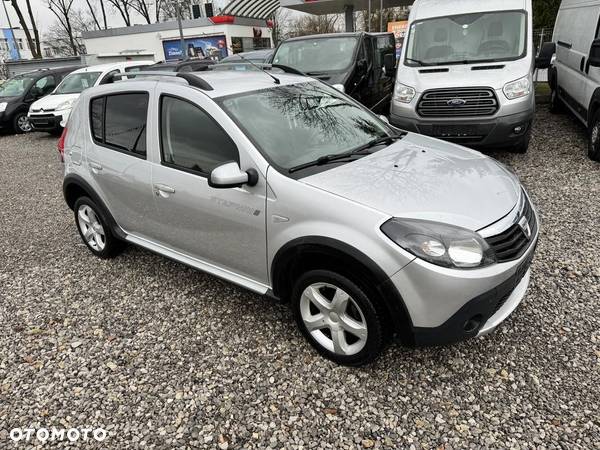 Dacia Sandero 1.6 16V Hi-Flex - 18