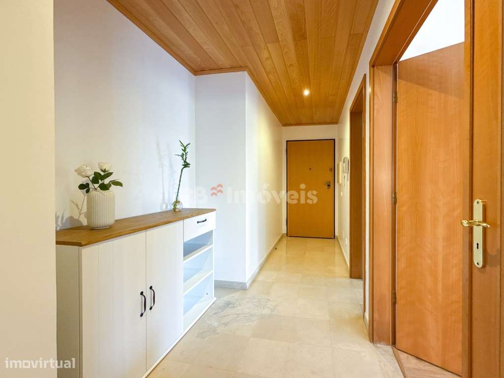 Apartamento T2 c/ Terraço, Parqueamento e Elevador, no centro de Ab... - Grande imagem: 3/42