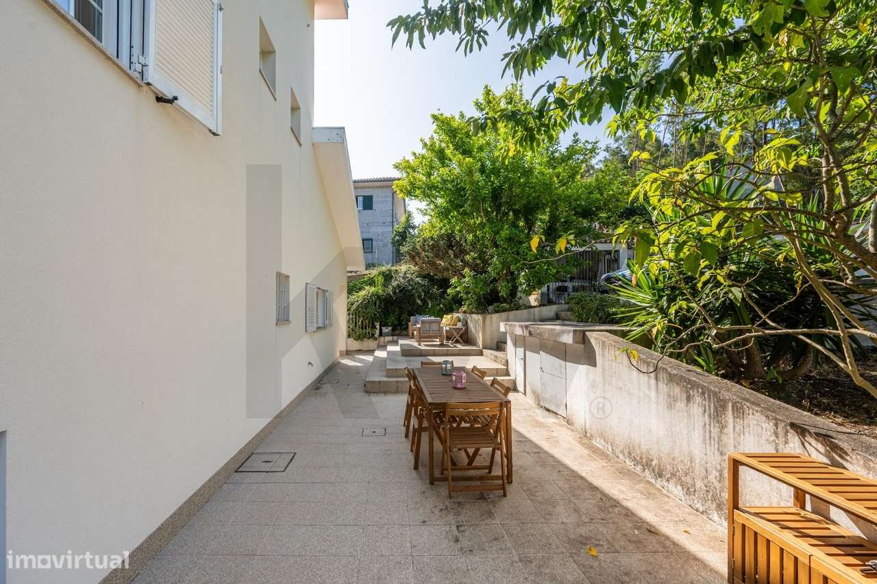Moradia T3+1 com terreno em Burgães, Santo Tirso-25