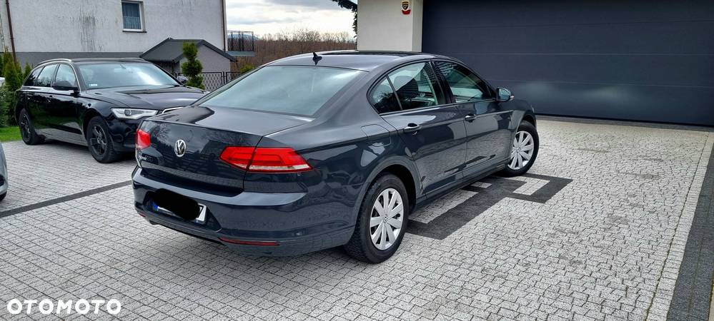 Volkswagen Passat - 10