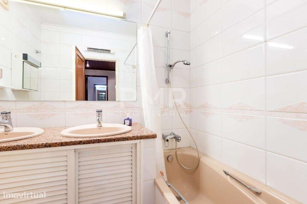 Apartamento T4 no Lumiar-24