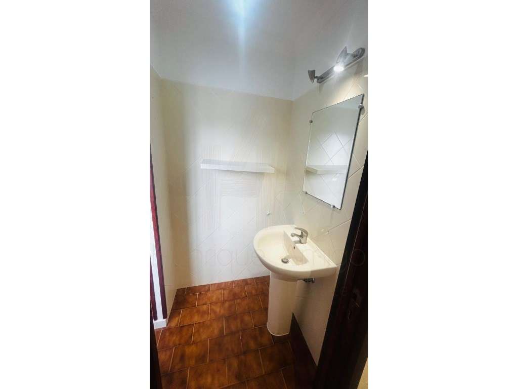 Moradia Isolada T3 em lote de 667m2 em Lagoa de Albufeira, Sesimbra-24