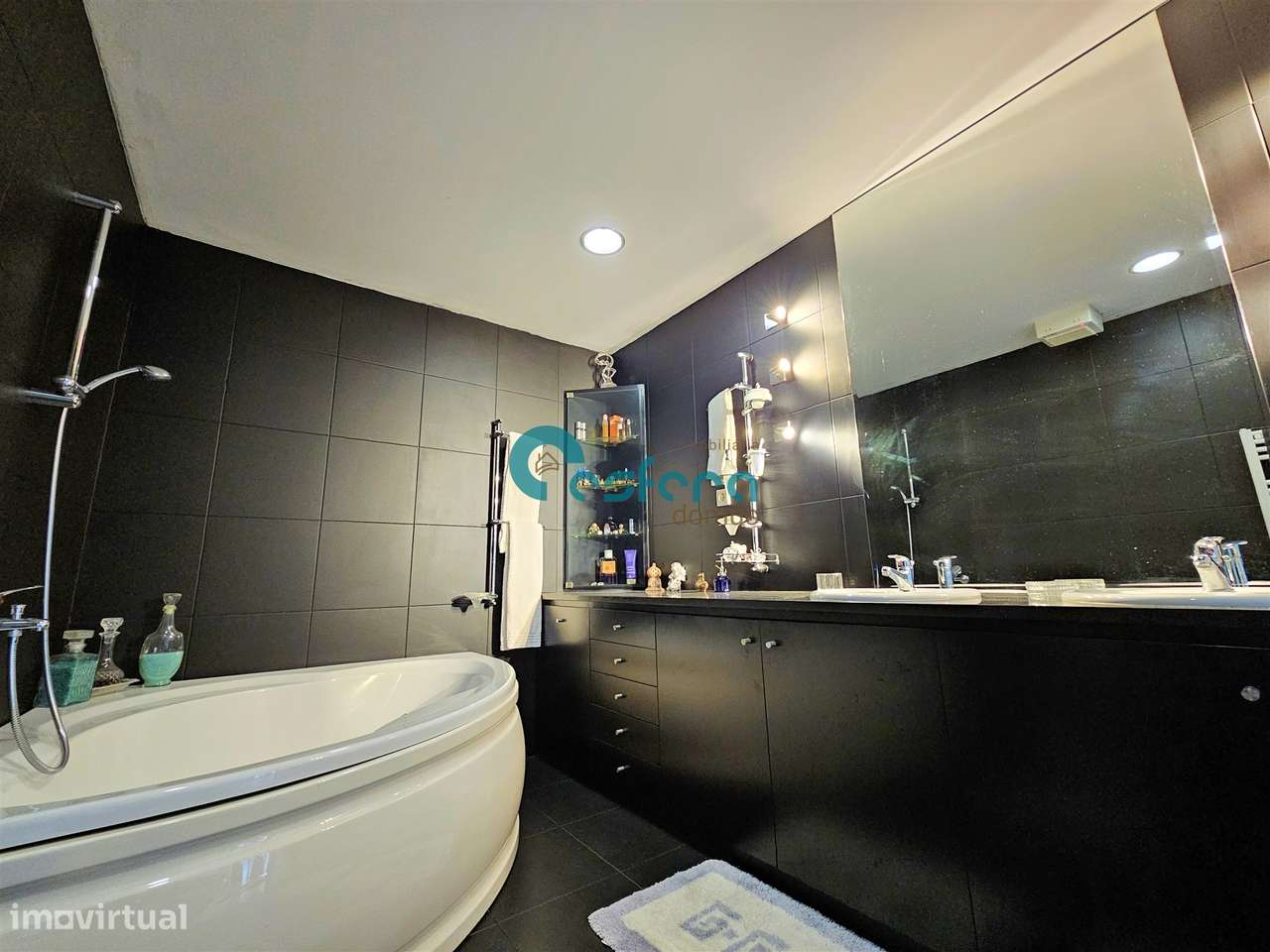 Moradia T5 com Piscina Coberta e Apartamento Independente em Aveleda,-31