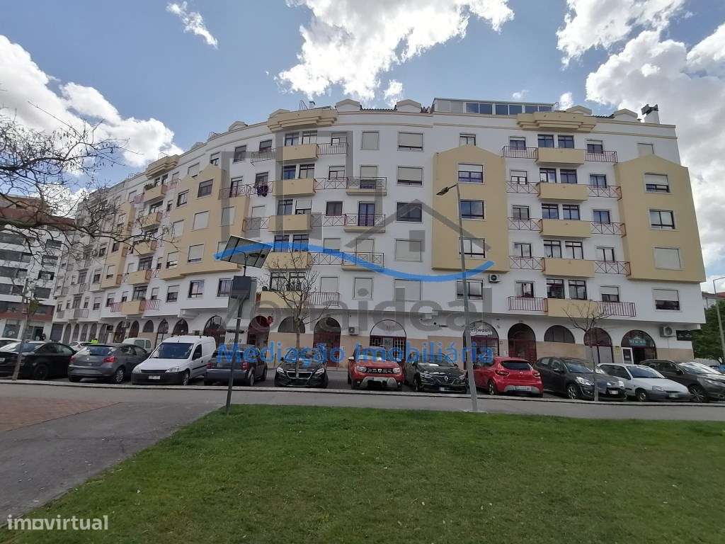 Apartamento T3 Duplex com parqueamento 2 carros - Alenquer-32