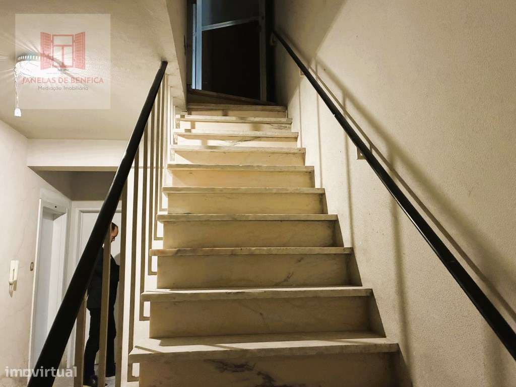 Rua Doutor João de Barros
T2 c/ Arrecadação de 27m2-22