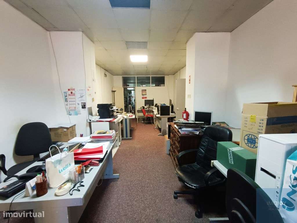 Espaço Comercial 300 m2 com Estacionamento Privativo em Benfica - Grande imagem: 3/41