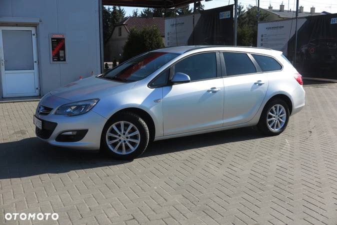 Opel Astra 1.4 Turbo Design Edition - 4