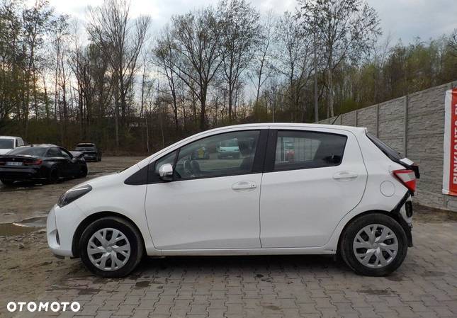 Toyota Yaris 1.0 Premium - 6