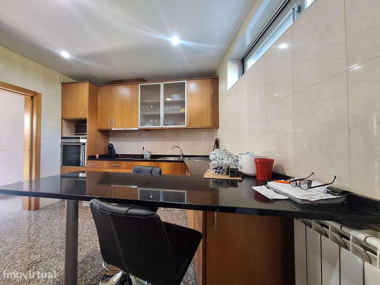 Moradia V3 com design único em Vila Nova de Anha.-12