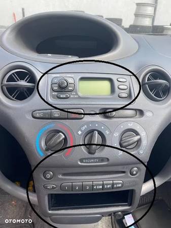 RADIO RADIOODTWARZACZ KASETY ZMIENIARKA TOYOTA YARIS I - 1