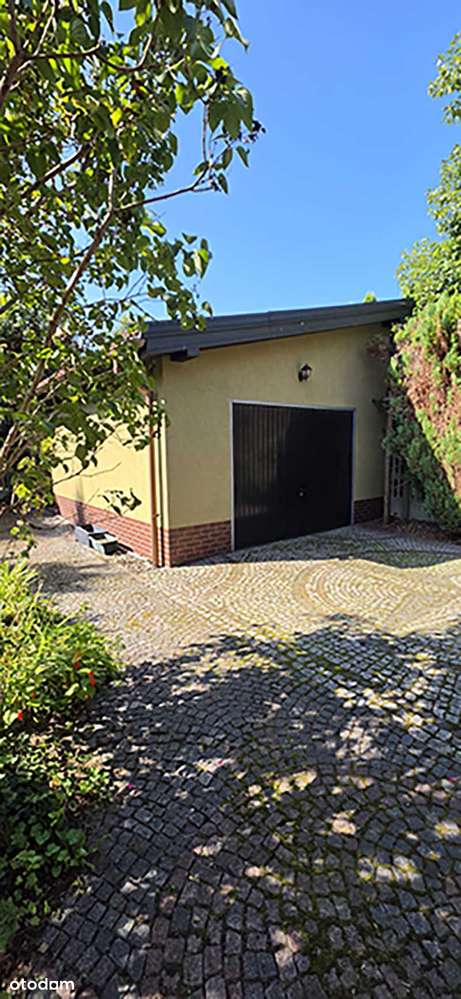 Komfortowy dom jednorodzinny, wieloletni ogród, garaże,-17