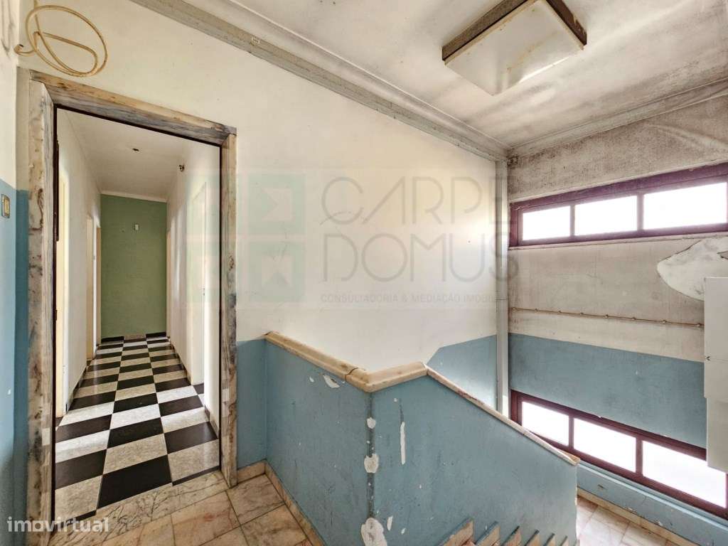 Prédio com Comércio e 2 apartamentos, em Mem Martins, Sintra-41