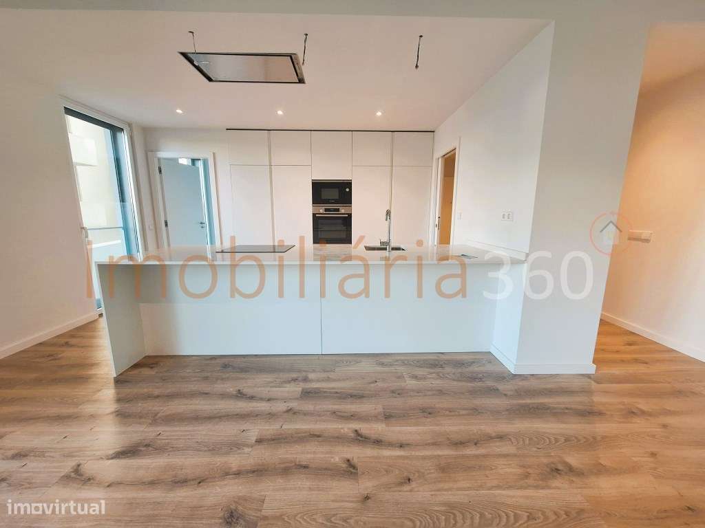 ** Apartamento T3 no Senhora do Porto Residence **-3