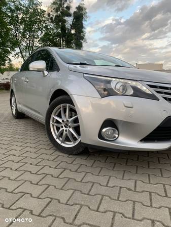 Toyota Avensis - 1