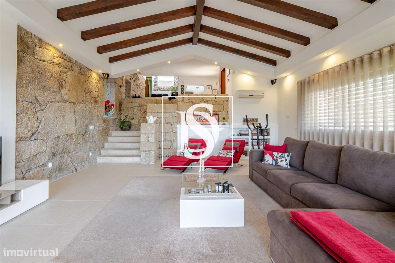 Moradia T4 Venda em Santo Tirso, Couto (Santa Cristina e São Miguel) e-8