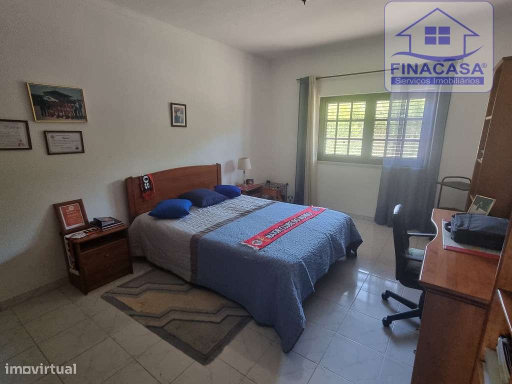 Moradia T4 isolada inserida em terreno com 5000m2 - Camarral (Palmela)-15