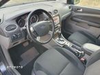 Ford Focus 1.6 Ghia - 10