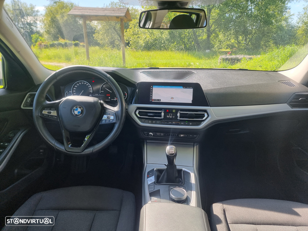BMW 318 d Touring Essence - 13