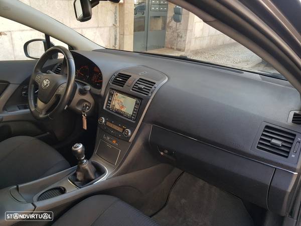 Toyota Avensis SW 2.0 D-4D Sol+GPS - 33