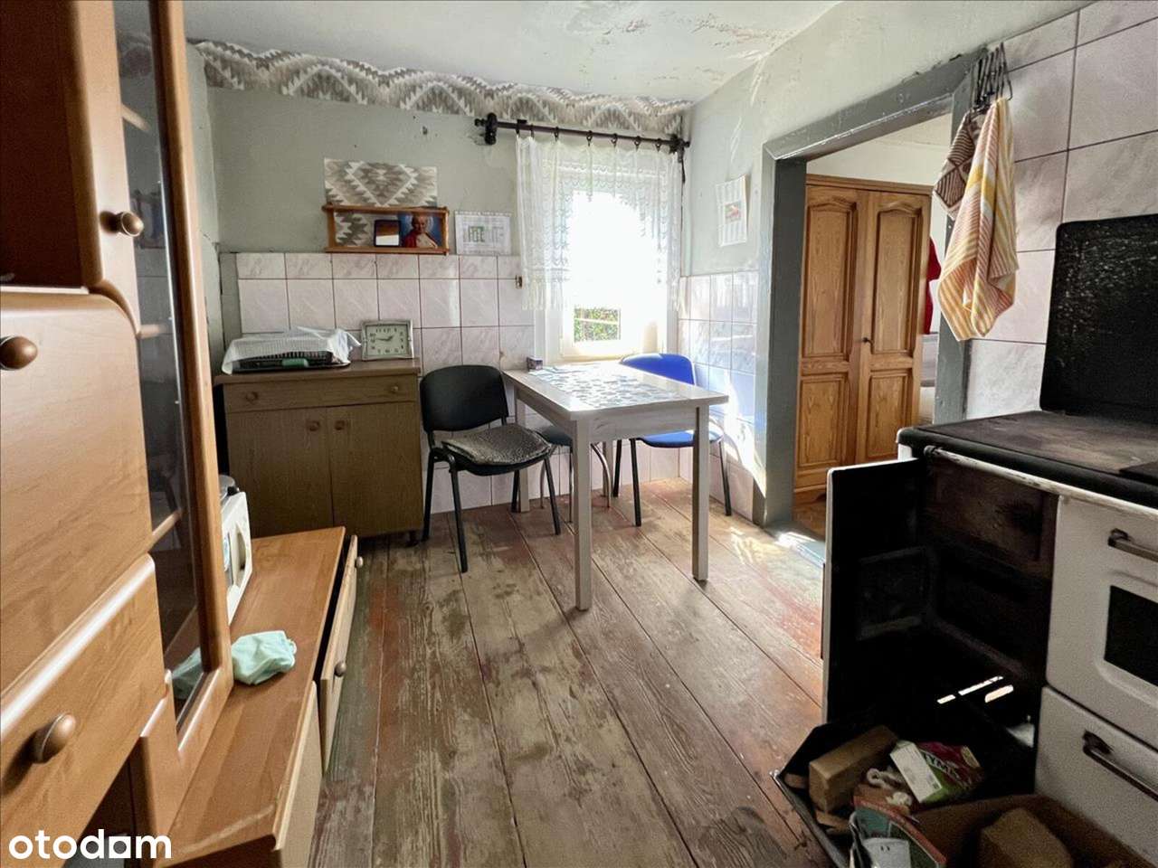 Wyjątkowa nieruchomość. Drewniany domek z działką.-13