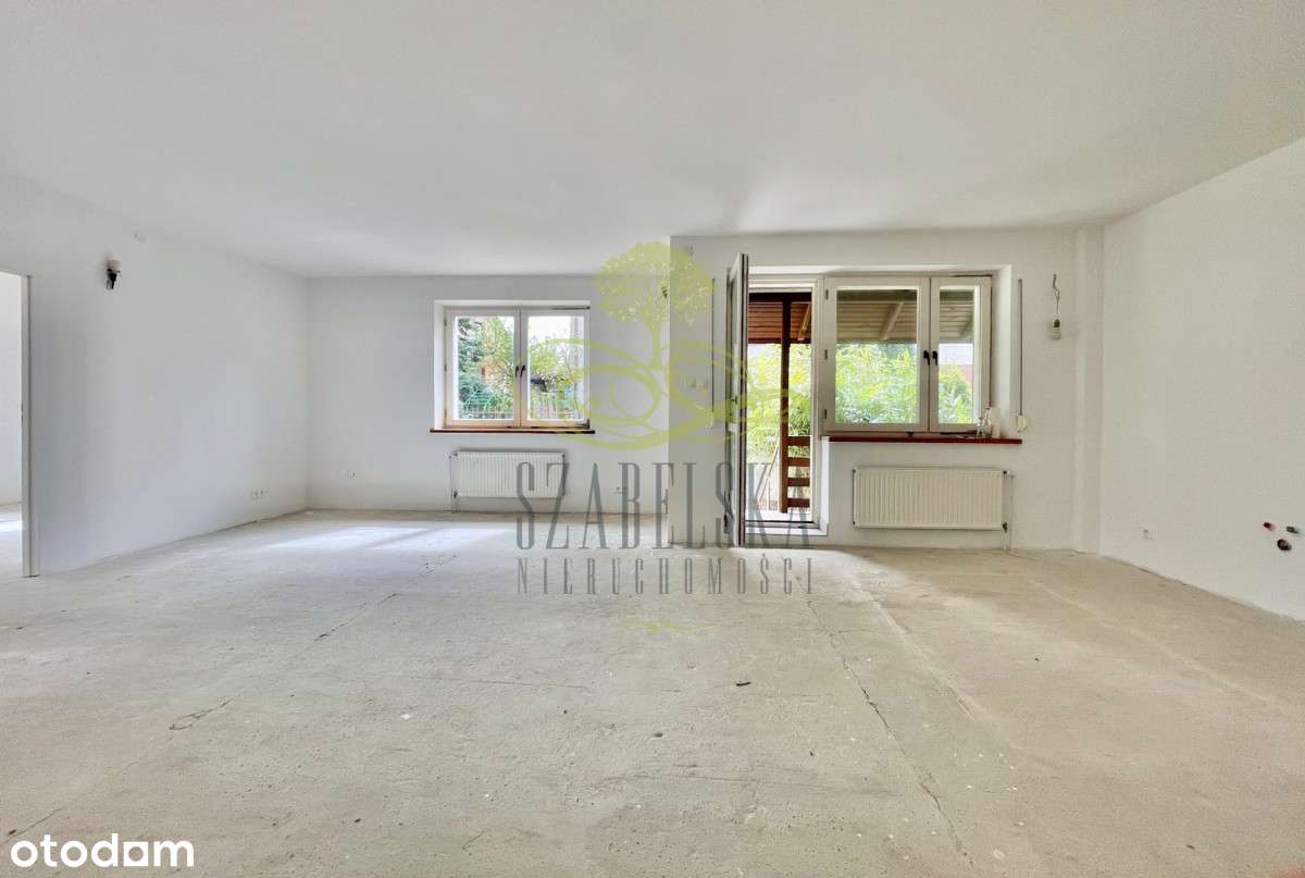 Podzielony na odrębne mieszkania, na działalność !-6