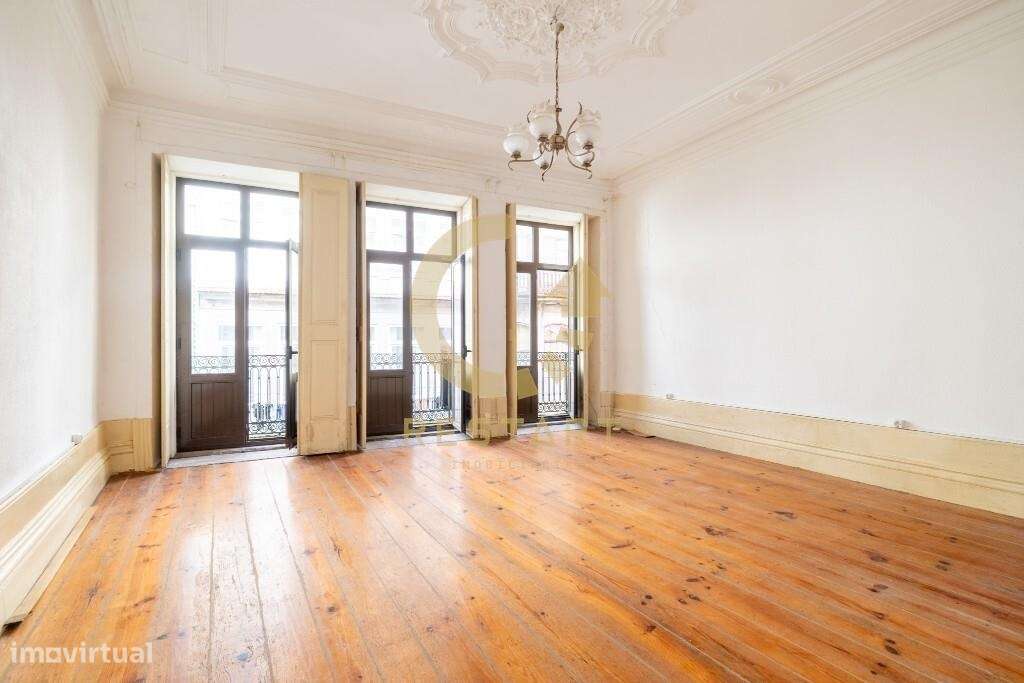 Edifício histórico com 426m2  situado no coração da Baixa do Porto, na - Grande imagem: 3/39