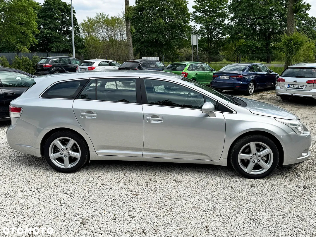 Toyota Avensis Combi 1.8 Life - 8