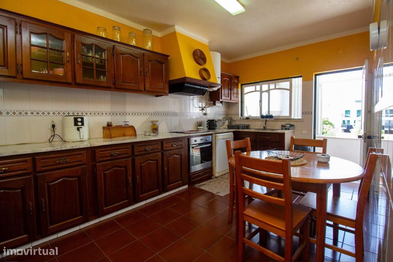 Excelente Oportunidade em Almeirim – Apartamento T3 com Terraço e Gara-17