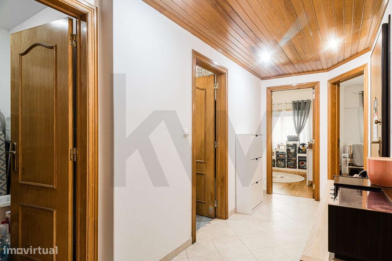 Quer um terraço gigante e dois quartos numa casa em Queluz?-4