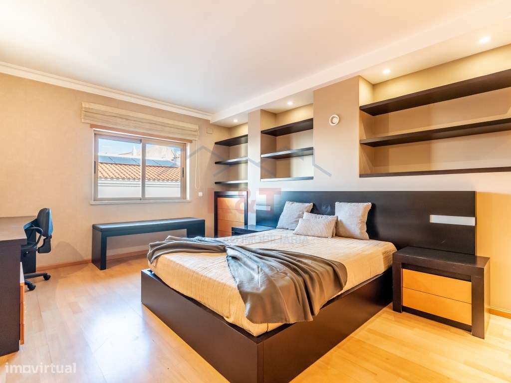 Moradia T5 de Luxo + Apartamento T3 - Lagoa-28