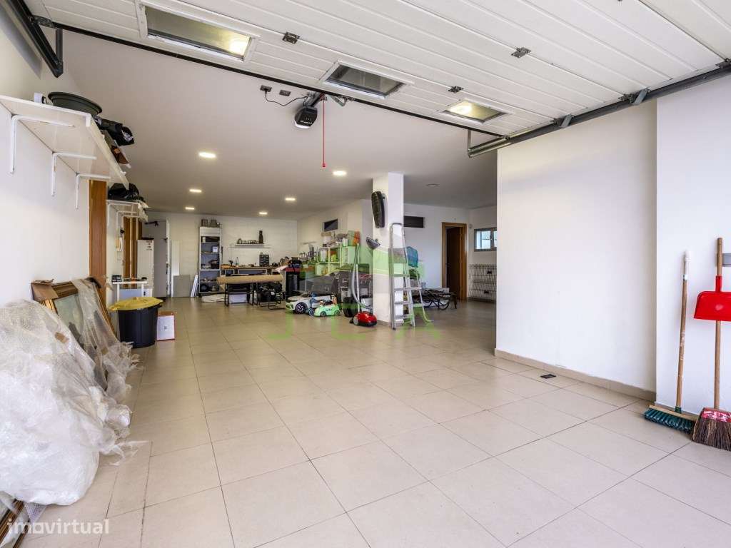 Moradia V4 isolada a 3min de Leiria-47