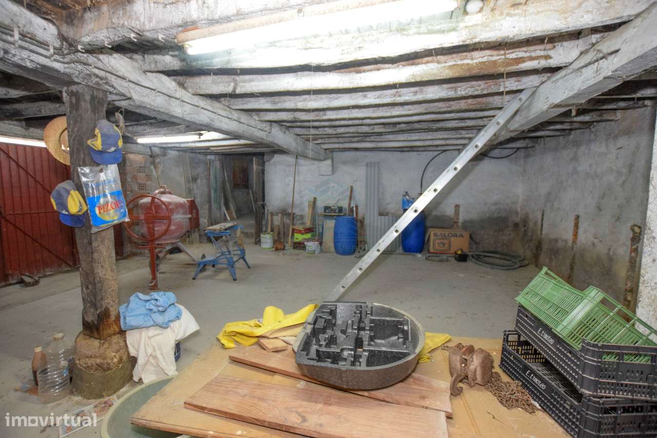 Moradia T7 com Garagem e Armazém - Alcorochel - Torres Novas-40